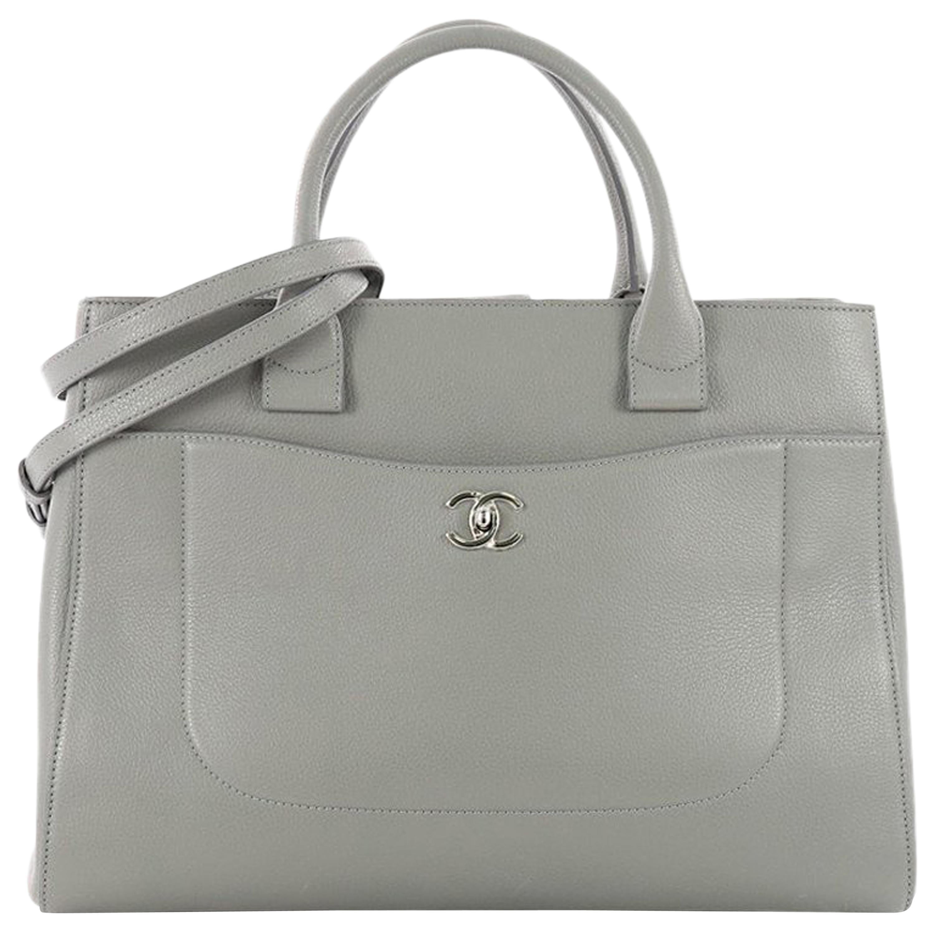 Chanel  Executive Cerf Tote bag in Latvia